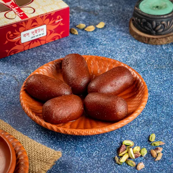 Kalo Jaam (কালো জাম)